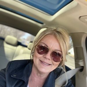 Meet your Posher, Sherry